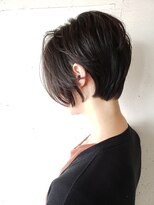 サロン ド ソーホー 蕨(Salon de SOHO) 大人前下がりショート back【尾野恭平】