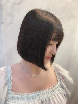 ロアナ 六本木(LOANA ROPPONGI) 前下がりミニボブ 【飯塚】