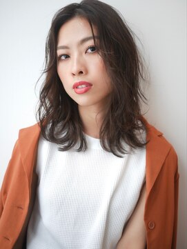 ビーハイブ 一番町店 アヴェダ(BEHIVE) センターパート×無造作ウェーブ