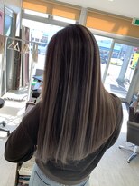 ホワイト(WHITE)&nbsp;[WHITE RYOTA] エアータッチバレイヤージュ＋ピンクベージュ