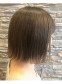 切りっぱなし×やわらかベージュ