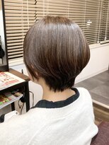 ベッカ(Becca) 大人ショート