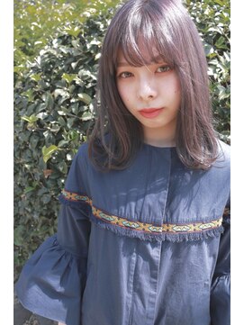 コンビネーション(combination) ミディアムワンカールグレーアッシュストカール