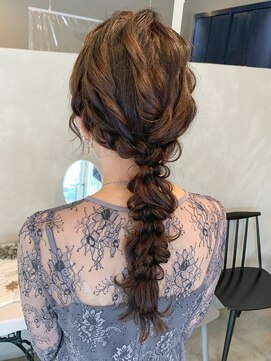 バレッタ(barretta) ロングヘア編み下ろし