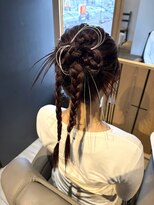 シークエストアンドシプラス(C/QUEST&C-plus)&nbsp;ヘアセット　カチモリポニー　タイトアレンジ　水引　辻堂