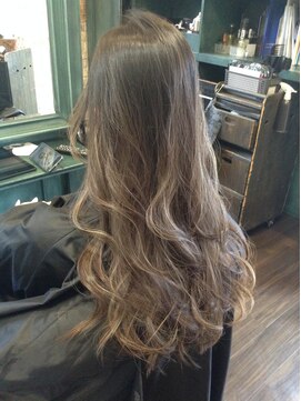 モナン 海老名(Monan) ホワイトバレイヤージュ ハイライト ブリーチ ロングヘア