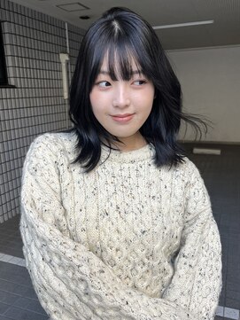 似合うナチュラルなレイヤースタイルで抜け感を◎36mmコテ巻き