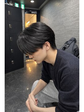 ローグ(ROGUE) 毛流れセンターパート