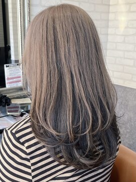 ルノン フィージュ(LUNON fieju) 黒髪クラゲヘアーオリーブグレー小顔ココアベージュ