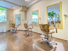 ヘアー リーフ(Hair Leaf)の雰囲気（BGMのピアノ曲と木の温もり&完全予約なので個室感覚でゆったり♪）