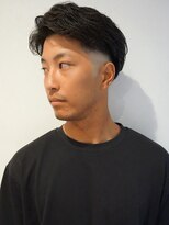 メンズサロンオー 宮崎(Men's salon O.) センターパート フェードカット 刈り上げ ビジネスヘア