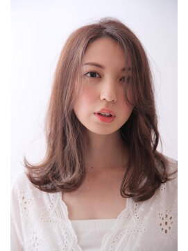 ソーホー ニューヨーク シズオカ(SOHO newyork SHIZUOKA) 斜めバングで大人綺麗なナチュラルロング