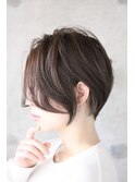 くびれの綺麗なショートボブ