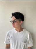 低め刈り上げ×アップバング
