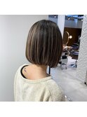 大人可愛い20代30代40代 前下がりボブ切りっぱなしハイライト
