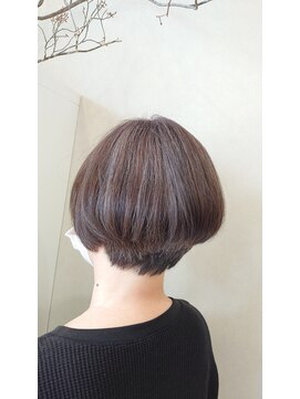 ガレリアエレガンテ 尾張旭店(GALLARIA Elegante) 白髪ぼかし×ハイライト×シルバー×ショート