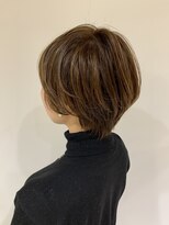 アース 相模大野店(EARTH)&nbsp;30代40代大人可愛いショート丸みレイヤーハイライトベージュ