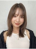 顔周りレイヤーカットグレージュカラーくびれボブベージュカラー