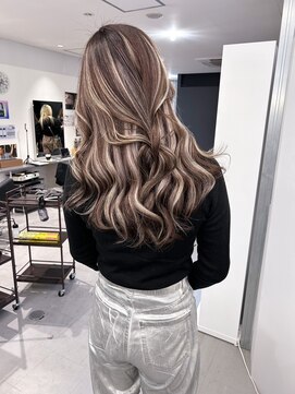 キング 枚方店(K!ng) 【枚方、高槻、梅田】ホワイトハイライトケアブリーチ