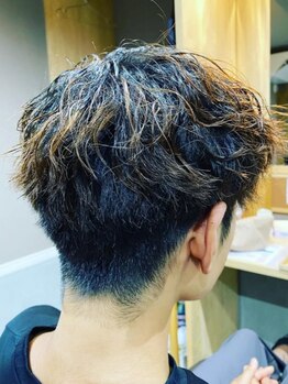 クロノ(CHRONO)の写真/【個性を引き出すパーマstyle☆】無造作でキメすぎないラフなカッコよさ/簡単スタイリングでお洒落男子に◎