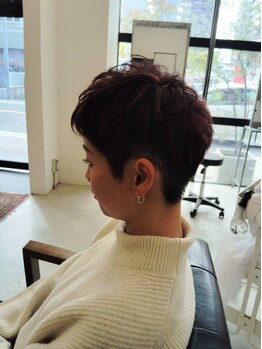リーフ ヘア 上田美容研究所(Lief hair)の写真/髪を梳く技術で、まとまりやすいスタイルに!お手入れ簡単、忙しい朝の時間短縮にも◎