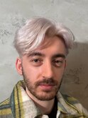 ホワイトブロンドエンドカラーセンターパートフェザーパーマ学割
