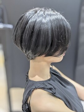 ジエクト 心斎橋 【似合わせカット】フェザーショート/ブルーカラー/ショート