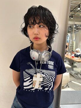 ローエ バイ デコ(Rohe by DECO) [伽羅]外国人みたいな雰囲気が出る！ミニウルフパーマ