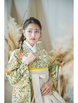 ねじりカチモリヘア