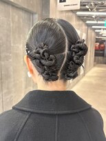 ピークアブー 原宿ハラカド(PEEK-A-BOO)&nbsp;ヘアセット 結婚式ヘア お呼ばれヘア ツインヘア タイトヘア