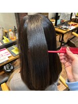 シキオリ(SHIKIORI)&nbsp;光が当たるたびに輝く、自然なツヤ髪へ