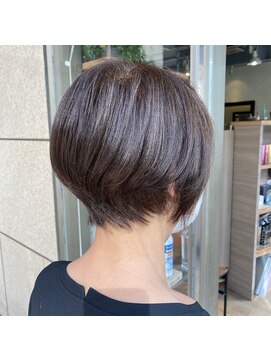 エンチ(ENCI) 70代【脱白髪染め】ツヤ髪ショート