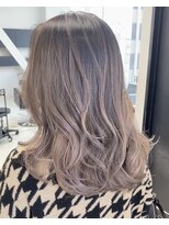 アライブ キチジョウジ(ALIVE Kichijoji)&nbsp;エアータッチバレイヤージュ白髪ぼかし／ケアブリーチハイライト