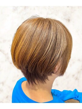 シンリア(ShinLia) 20代30代40代小顔ハンサムショートイエローベージュ