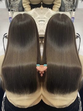 プレシャスバイプロデュース(precious by Produce) 艶オリーブグレージュ[町田／町田駅/町田駅前店/学割U24/JR町田]