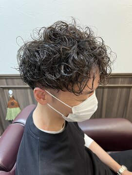 ミリオンバックス 上野(Million Bucks) ツーブロ/スパイラルパーマ[メンズ/上野]