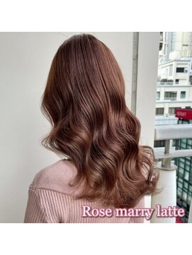 アイユー(ii+U) ピンクブラウン　ミディアムレイヤー　くびれヘア　顔周りカット