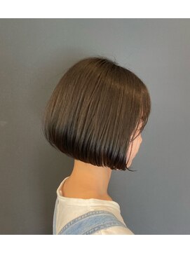 ムジカ(Musica) 小顔前下がりボブ