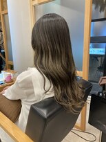 リュクスバトーバイトリコ 船橋南口店(Luxe BATEAU by tricot) ベージュグラデーションカラー/20代30代40代