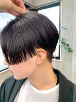 テトヘアー(teto hair) 刈り上げ、センターパート、ハンサムショート、ラベンダー