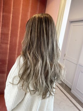 ムーンロータス(Moon Lotus) ラインバレイヤージュ×グレージュ