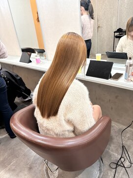 アンダーバーホワイト 広島 本通店(_WHITE) ブリーチ矯正/髪質改善/縮毛矯正