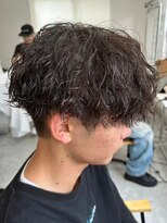 フゥ 宇都宮(FeU)&nbsp;緩め波巻きスパイラルパーマシャドウパーマメンズマッシュウルフ