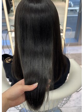 ロンドルピナス 小倉(Lond Lupinus) ブルーブラック/ワイドバング/美髪のススメ/外ハネボブ/北九州