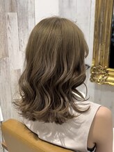 【ブリーチを使わずに明るくする透明感カラー】