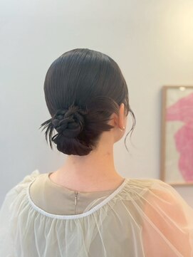 ヘアメイクアンドセットサロン リッコ(Hair make&set salon Ricco) 個性派タイトシニヨン