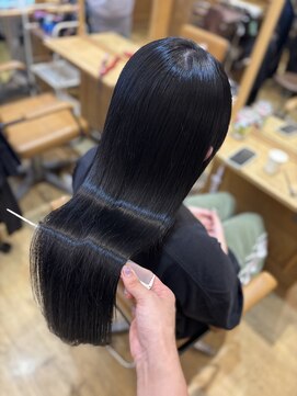 アロマ ヘアー ルーム 新宿3号店(AROMA hair room) 縮毛矯正/極上ツヤツヤメテオストレート/髪質改善/新宿三丁目