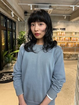 ミディアムレイヤーパーマ/小顔に見えるヘア/