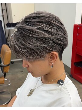 テンバイリップスヘアー(TEN by LIPPS hair) 大人かっこいいホワイトシルバーバレイヤージュセンターパート