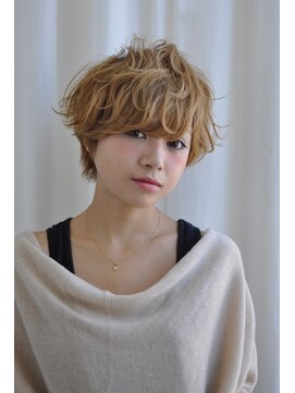 クラン(clan) clan<外国人風キュートミディ＞